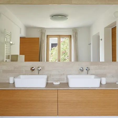 Luma Hvar Premium Beachfront 1st Row To Sea 이반 돌라츠
